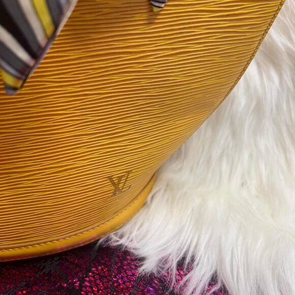 Louis-Vuitton Yellow St Jacques Epi leather bag and wallet bundle - Picture 6 of 9
